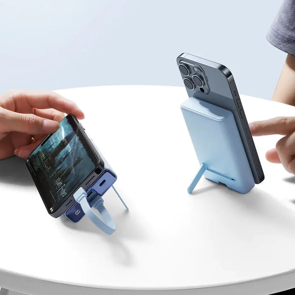 JOYROOM JR-PBM01 20W Power Bank 10000mAh with Built-in Cable&Kickstand